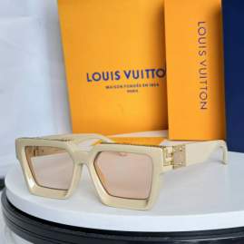 Picture of Louis Vuitton Sunglasses _SKUfw75841790fw